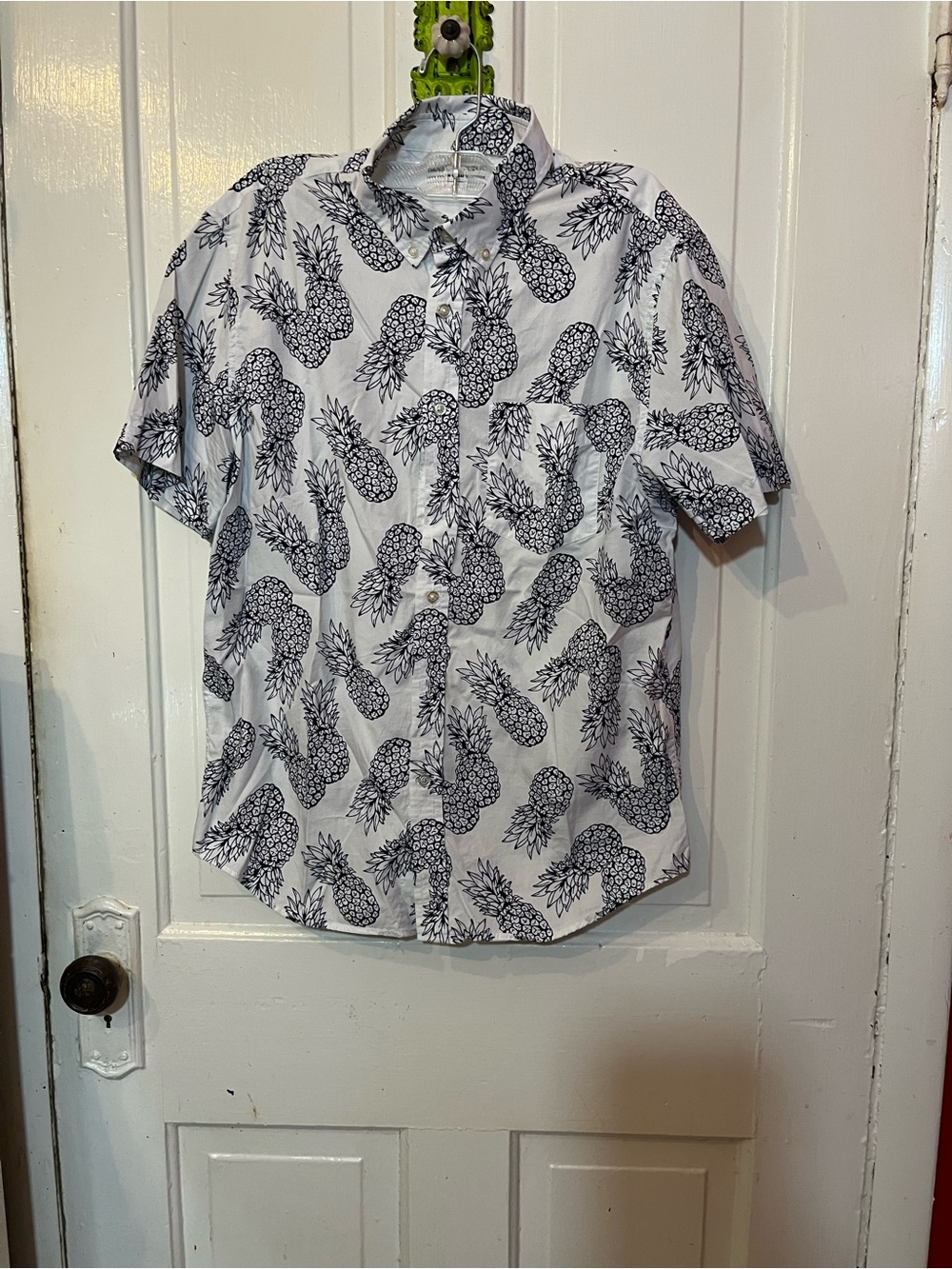 Banana Republic White Short-Sleeve Pineapple Print Button-Down Shirt